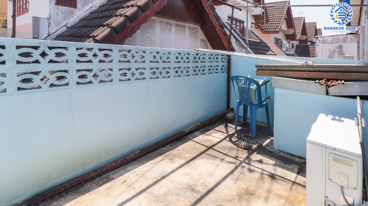 *****ทาวน์เฮ้าส์มือสอง ซอยบางแวก46 บางแวก เนื้อที่เยอะถึง 16 ตร.ว. ฟังก์ชัน 2 ห้องนอน 2 ห้องน้ำ 1 ที่จอดรถ ทำเลดี เดินทางสะดวก เชื่อมต่อได้หลายเส้นทาง ใกล้เดอะมอลล์ บางแค รถไฟฟ้าสายสีน้ำเงิน "สถานีภาษีเจริญ" และทางด่วน "กาญจนาภิเษก"